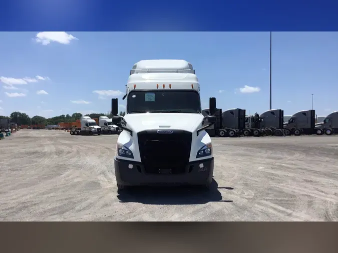 2020 Freightliner Cascadia 126