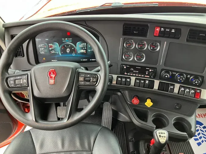 2023 Kenworth W990