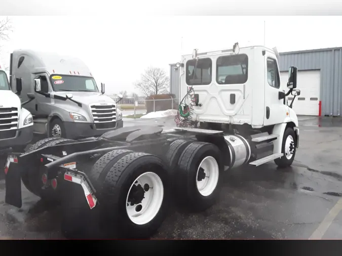 2017 FREIGHTLINER/MERCEDES CASCADIA 113