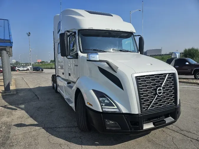 2023 VOLVO VNL64T860