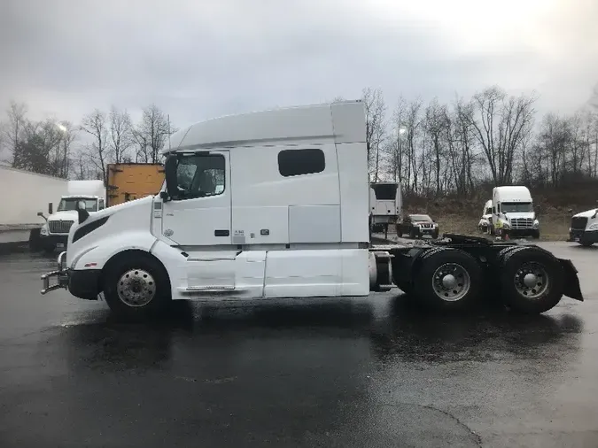 2020 Volvo VNL64740