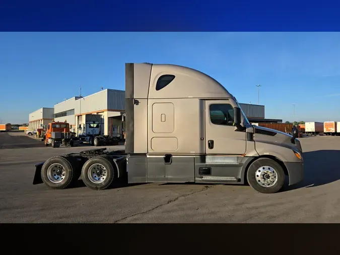 2024 Freightliner Cascadia 126