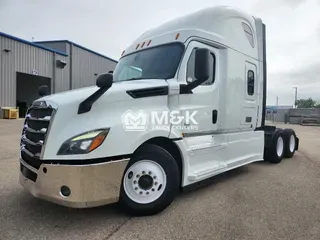 2020 FREIGHTLINER Cascadia 126