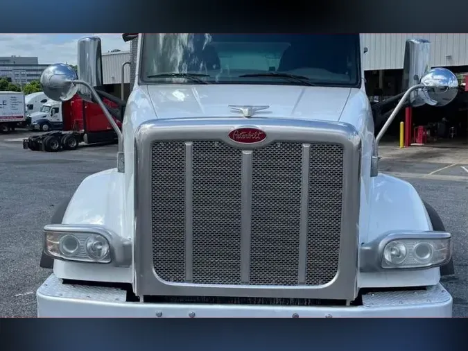 2017 Peterbilt 567