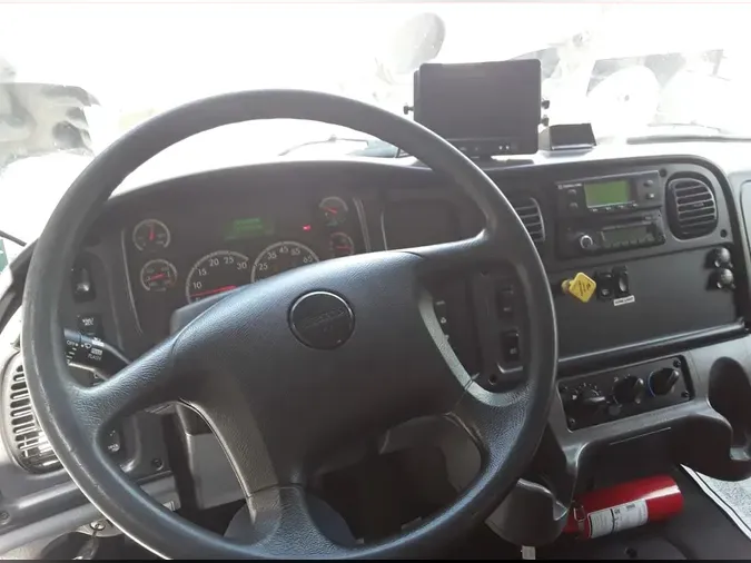 2017 FREIGHTLINER M2 106