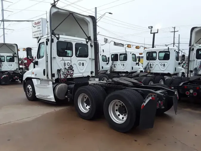 2019 FREIGHTLINER/MERCEDES CASCADIA 125