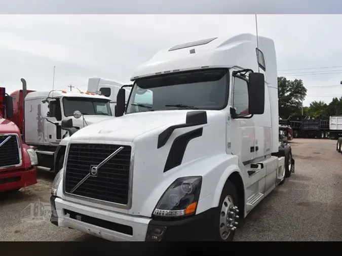 2015 VOLVO VNL64T670bc0728933a58efb58e8ebc90c37600ad