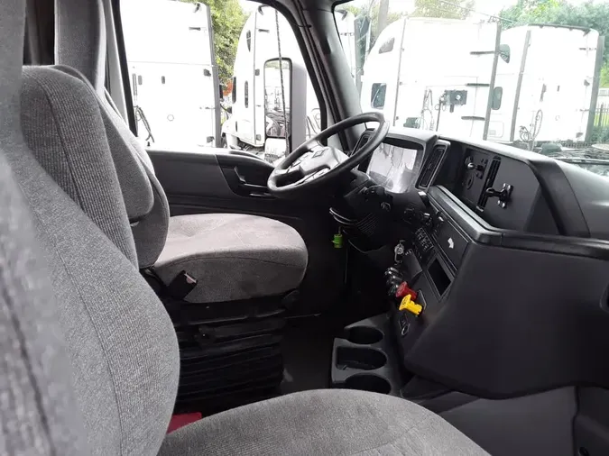 2019 NAVISTAR INTERNATIONAL LT625 DAYCAB T/A