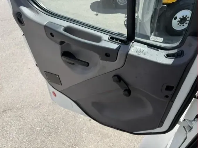 2019 Freightliner Business Class M2 106