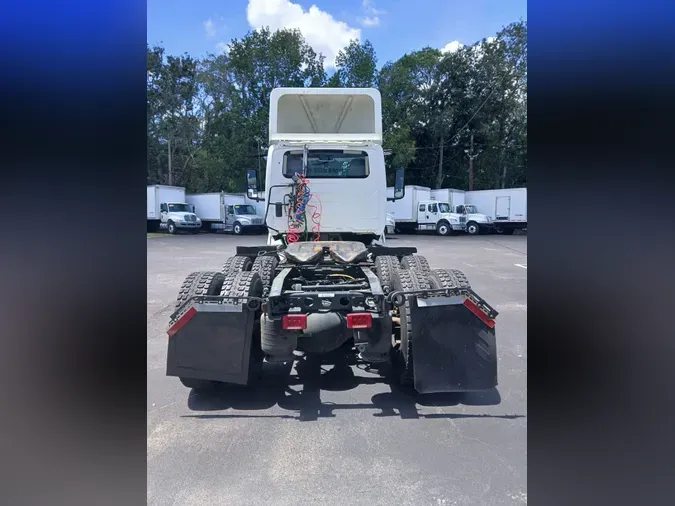2019 NAVISTAR INTERNATIONAL LT625 DAYCAB T/A