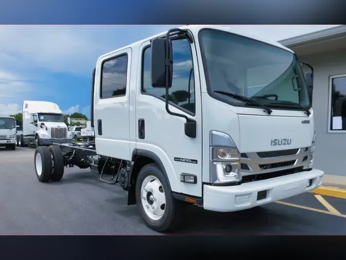 2025 Isuzu NPR-HD Gas