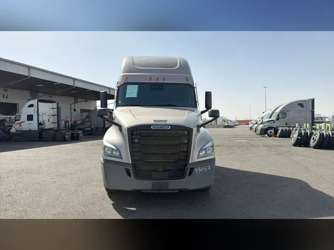 2025 Freightliner Cascadia 126