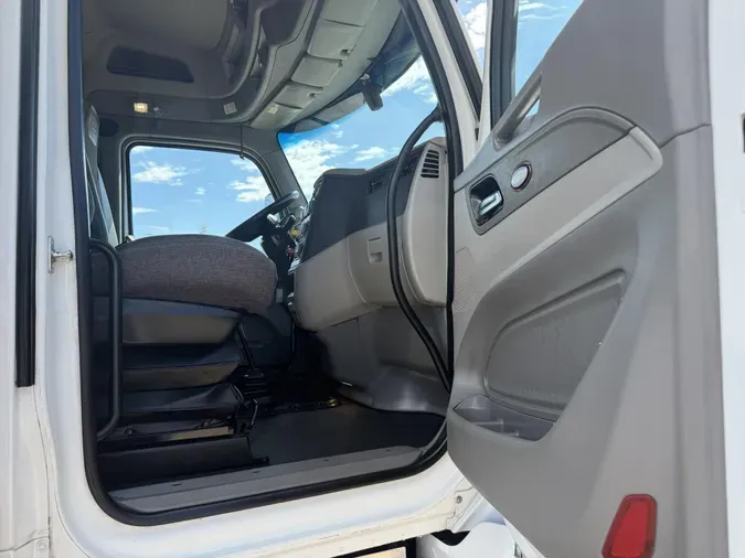 2022 Peterbilt 579