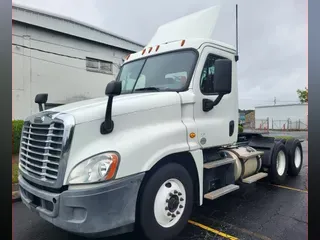 2018 FREIGHTLINER/MERCEDES CASCADIA 125