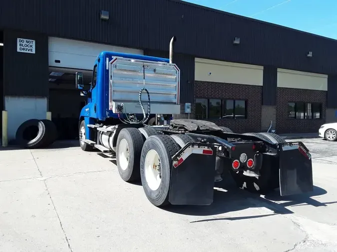 2020 FREIGHTLINER/MERCEDES CASCADIA 125