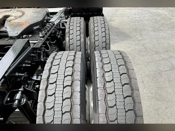 2022 INT LT625 6x4