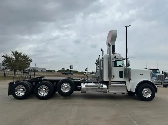 2021 Peterbilt 389