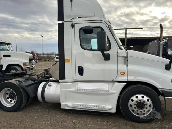 2017 FREIGHTLINER CASCADIA 125