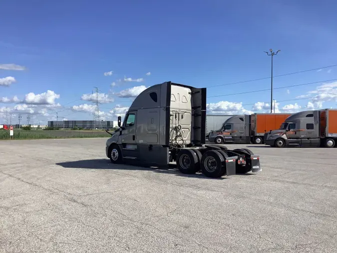 2024 Freightliner Cascadia 126