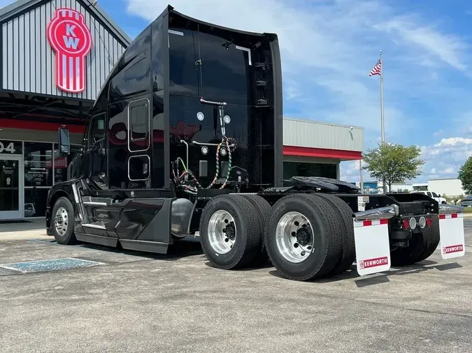 2025 Kenworth T680