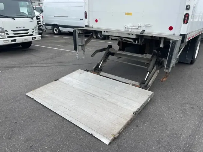 2018 FREIGHTLINER M2 106