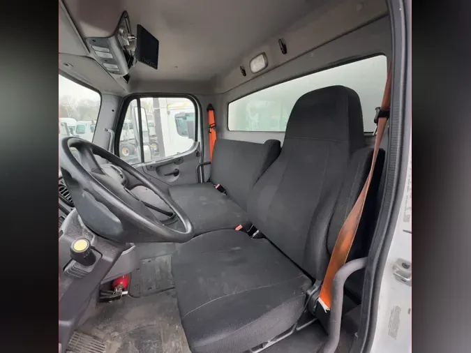 2018 FREIGHTLINER/MERCEDES M2 106