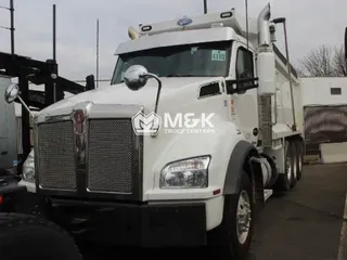 2023 KENWORTH T880