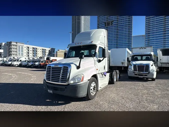 2019 FREIGHTLINER/MERCEDES CASCADIA 125bc327bb5bd21af2816d9c65e85cbfe1d