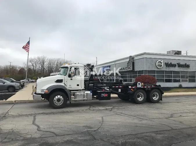 2026 MACK GR64Bbc32b96e30e5bb6d4393c2400ae09e71