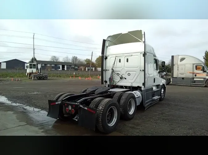 2021 Freightliner Cascadia 126bc349f74b0d1b7d0248fa572f9a7b921