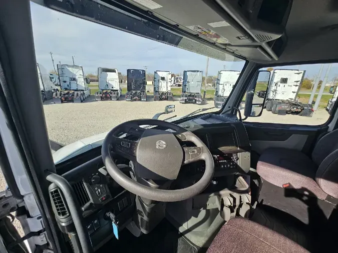 2023 VOLVO VNR64T640