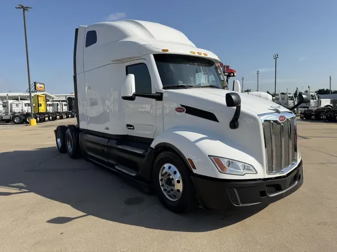 2022 Peterbilt 579bc371f63e96b9d72c3fe55a2a31b6048