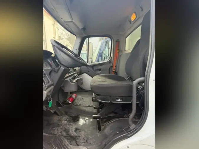 2019 FREIGHTLINER/MERCEDES M2 106