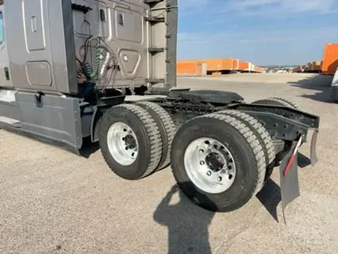 2023 Freightliner Cascadia