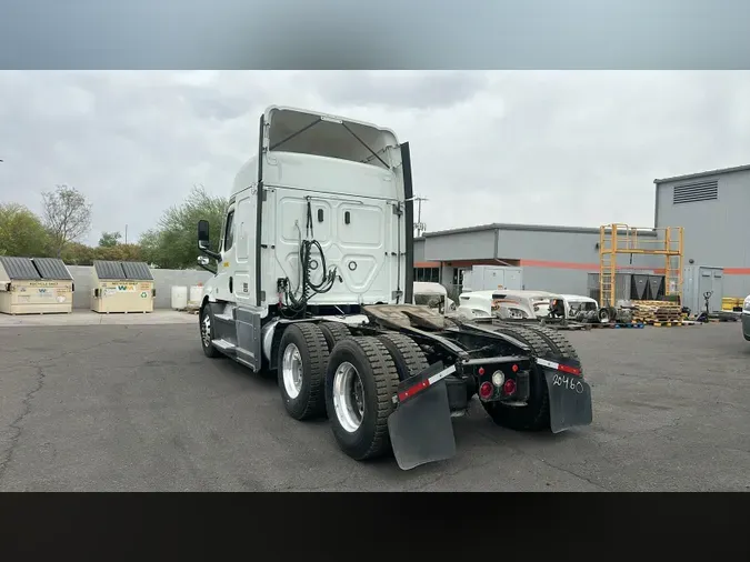 2021 Freightliner Cascadia 126