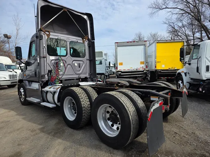 2018 FREIGHTLINER/MERCEDES CASCADIA 125