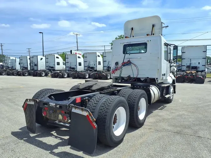 2019 VOLVO VNL64T-300