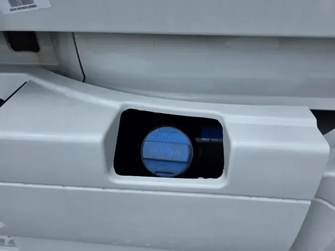 2020 VOLVO VNR64T-640