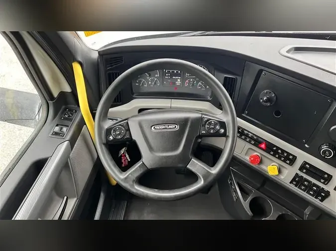 2022 FREIGHTLINER CA126