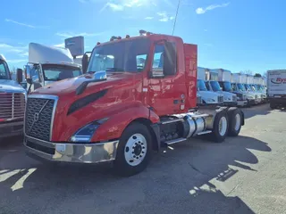 2019 VOLVO VNL64TRACTOR