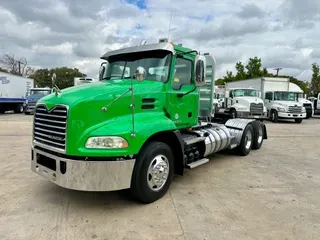 2018 MACK CXU613