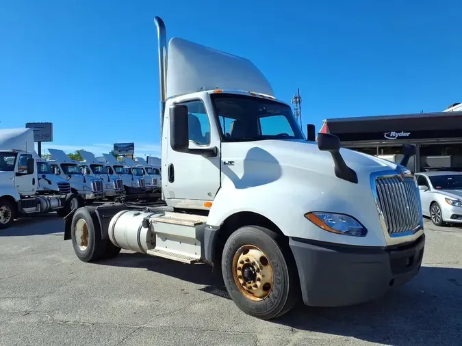 2021 NAVISTAR INTERNATIONAL LT625 DAYCAB S/A