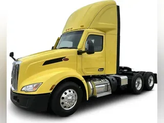 2023 Peterbilt 579
