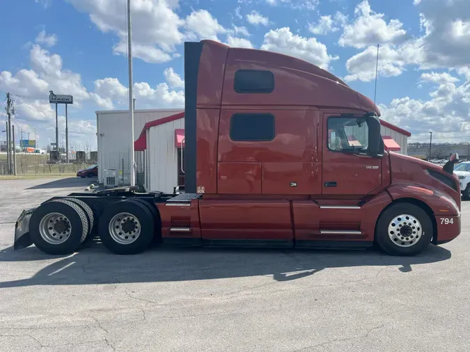 2023 VOLVO VNL64T860