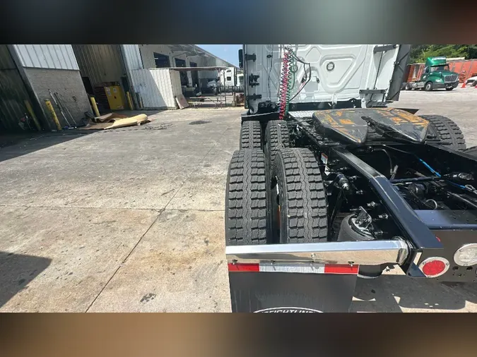2022 Freightliner Cascadia 126