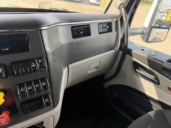 2022 Peterbilt 579