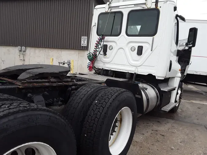 2017 FREIGHTLINER/MERCEDES CASCADIA 125