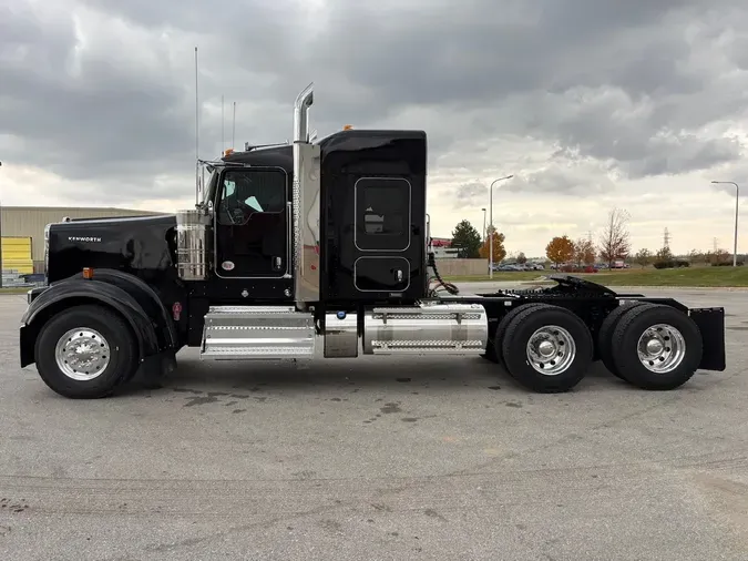 2026 Kenworth W900L