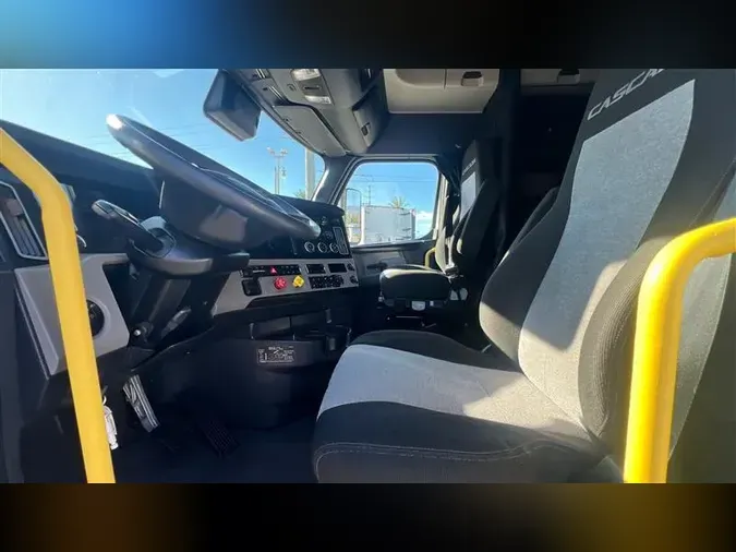 2021 FREIGHTLINER CA126