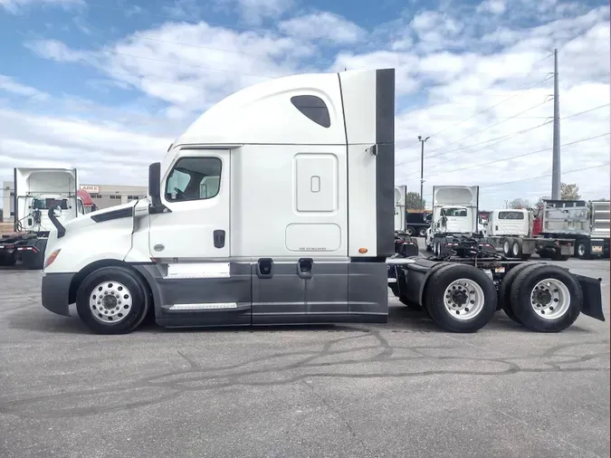 2020 Freightliner Cascadia